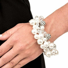 將圖片載入圖庫檢視器 Couture Celebrator