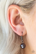 將圖片載入圖庫檢視器 Paparazzi Party Pearls - Black Necklace - Bauble and Bling Boutique 