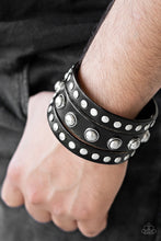 Cargar imagen en el visor de la galería, Paparazzi Win Your Spurs - Black Bracelet - Bauble and Bling Boutique 