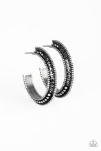 Laden Sie das Bild in den Galerie-Viewer, Paparazzi Retro Reverberation - Silver Earrings - Bauble and Bling Boutique 