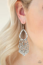 Laden Sie das Bild in den Galerie-Viewer, Teardrop Trinket - Silver - Bauble and Bling Boutique 
