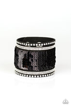 Load image into Gallery viewer, Paparazzi MERMAIDS Have More Fun - Pink Bracelet