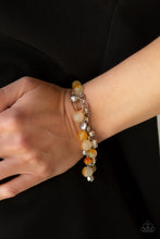 Laden Sie das Bild in den Galerie-Viewer, Glossy Glow - Yellow