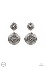將圖片載入圖庫檢視器 Paparazzi Magnificent Medallions - Silver Clip On Earring - Bauble and Bling Boutique 
