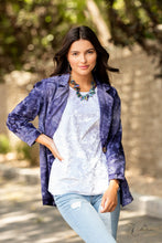 Laden Sie das Bild in den Galerie-Viewer, Charismatic