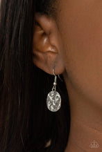 Laden Sie das Bild in den Galerie-Viewer, Turn Me Loose - Black