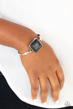 Cargar imagen en el visor de la galería, Turning a CORNERSTONE - Black