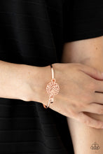Laden Sie das Bild in den Galerie-Viewer, Filigree Fiesta - Rose Gold