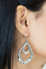 Charger l'image dans la galerie, Museum Muse - Silver - Bauble and Bling Boutique 