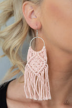 Load image into Gallery viewer, Macrame Rainbow - Pink