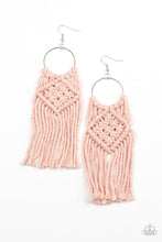 Load image into Gallery viewer, Macrame Rainbow - Pink